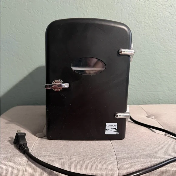 Compact Black Mini Fridge - Picture 9 of 13